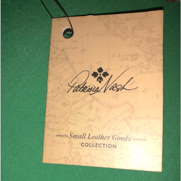 Authentic NWT Gorgeous One Of A Kind Patricia Nash Savena First Bloom Wristlet - Picture 11 of 14